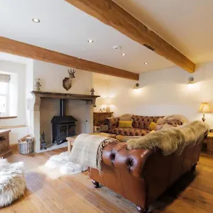 5-star-cottage-on-the-green-with-log-burner.yorkshirehotels.net/
